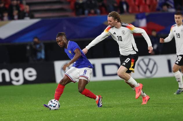 France allemagne PHOTOPQR VOIX DU NORD SAMI BELLOUMI ; 19 11 2024 ; Valenciennes le 19 novembre 2024: match de football de l equipe de France espoirs contre l Allemagne. Nov 19th 2024 Soccer. France hopes against Germany NORD France  Copyright: xPHOTOPQR VOIXxDUxNORD MAXPPPxSAMIxBELLOUMIx 20241119VDN8562 20241119VDN8562