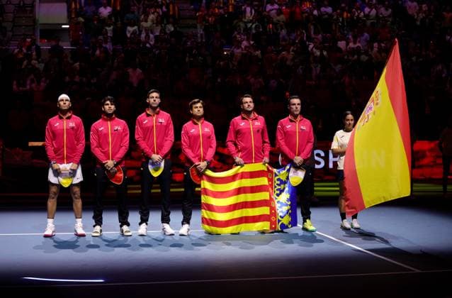Rafael Nadal of Spain with the team during the National Anthem Spain v Netherlands, Davis Cup, Tennis, Palacio de Deportes Jose Maria Martin Carpena Arena, Malaga, Spain - 19 Nov 2024  Copyright: xEllaxLing Shutterstockx 14923303ax