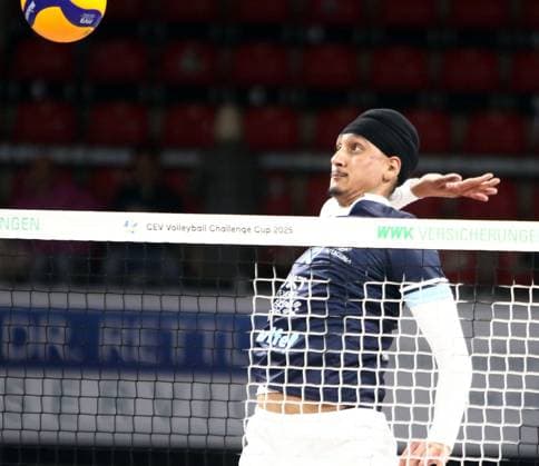 Navret SUHAN Tenerife , He Volleyballl, CEV Challenge Cup, 2024 25, WWK Volleys Herrsching vs Cisnere Alter Tenerife, 19 11 24, BMW Park Munich, Copyright: WolfgangxFehrmann