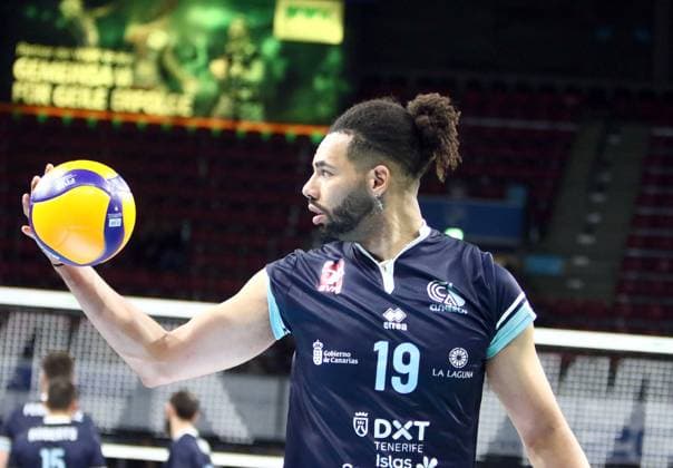Victor AMORIM Tenerife , He Volleyballl, CEV Challenge Cup, 2024 25, WWK Volleys Herrsching vs Cisnere Alter Tenerife, 19 11 24, BMW Park Munich, Copyright: WolfgangxFehrmann