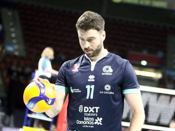 Gaston FERNANDEZ Tenerife , He Volleyballl, CEV Challenge Cup, 2024 25, WWK Volleys Herrsching vs Cisnere Alter Tenerife, 19 11 24, BMW Park Muenchen, Copyright: WolfgangxFehrmann