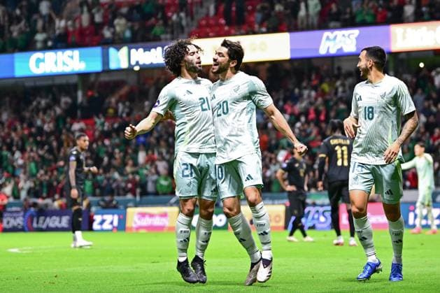 RECORD DATE NOT STATED IV CONCACAF NATIONS LEAGUE 2024-2025 Mexico vs Honduras Henry Martin celebrates his goal 4-0 of Mexico during the Quarterfinals second leg match between Mexican national team, Nationalteam (Mexico) and Honduras as part of the Concacaf Nations League 2024-2025 at Nemesio Diez Stadium on November 19, 2024 in Toluca, Estado de Mexico, Mexico. TOLUCA ESTADO DE MEXICO MEICO  Copyright: xAdrianxMaciasx 20241119224457_CNL_CFV_MEX_HON_MARTIN306