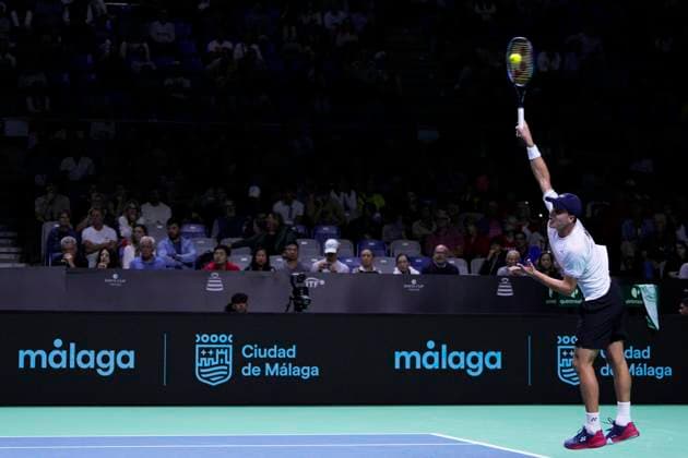 Davis Cup Final - Germany v Canada Quarter-Final MALAGA, SPAIN - NOVEMBER 20: Daniel Altmaier of Team Germany in his singles match against Gabriel Diallo of Team Canada during the Quarter-Final tie between Germany and Canada during the Davis Cup Final at Palacio de Deportes Jose Maria Martin Carpena on November 19, 2024 in Malaga, Spain. Malaga Spain  Copyright: xJosexBretonx originalFilename:bretonhernandez-daviscup241120_np3dy.jpg