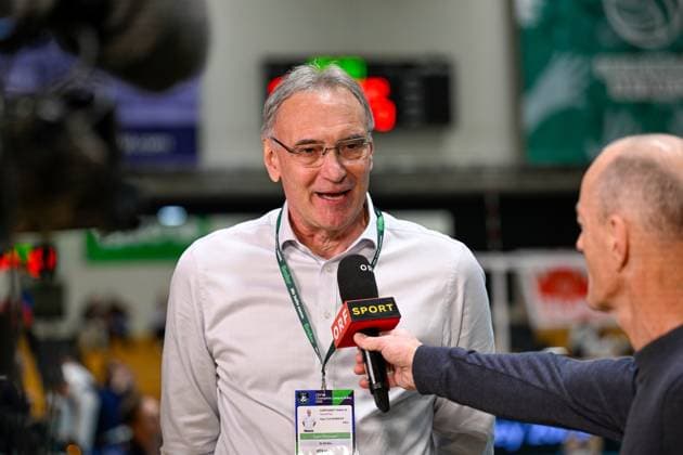 VOLLEYBALL - CEV CL, Tirol vs Milano INNSBRUCK,AUSTRIA,20.NOV.24 - VOLLEYBALL - CEV Champions League, Hypo Tirol vs Allianz Milano. Image shows sports director Stefan Chrtiansky (Tirol) during an interview.  GEPAxpictures xDanielxSchoenherr