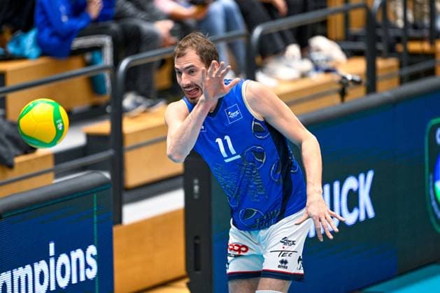 VOLLEYBALL - CEV CL, Tirol vs Milano INNSBRUCK,AUSTRIA,20.NOV.24 - VOLLEYBALL - CEV Champions League, Hypo Tirol vs Allianz Milano. Image shows Matteo Piano (Milano) during warm up.  GEPAxpictures xDanielxSchoenherr