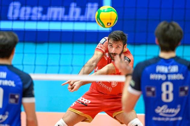 VOLLEYBALL - CEV CL, Tirol vs Milano INNSBRUCK,AUSTRIA,20.NOV.24 - VOLLEYBALL - CEV Champions League, Hypo Tirol vs Allianz Milano. Image shows Damiano Catania (Milano).  GEPAxpictures xDanielxSchoenherr
