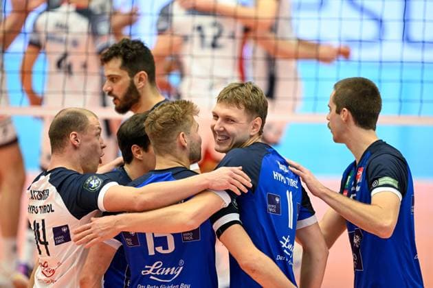 VOLLEYBALL - CEV CL, Tirol vs Milano INNSBRUCK,AUSTRIA,20.NOV.24 - VOLLEYBALL - CEV Champions League, Hypo Tirol vs Allianz Milano. Image shows the rejoicing of Hypo Tirol.  GEPAxpictures xDanielxSchoenherr