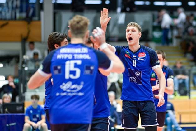 VOLLEYBALL - CEV CL, Tirol vs Milano INNSBRUCK,AUSTRIA,20.NOV.24 - VOLLEYBALL - CEV Champions League, Hypo Tirol vs Allianz Milano. Image shows the rejoicing of Robert Viiber (Tirol).  GEPAxpictures xDanielxSchoenherr