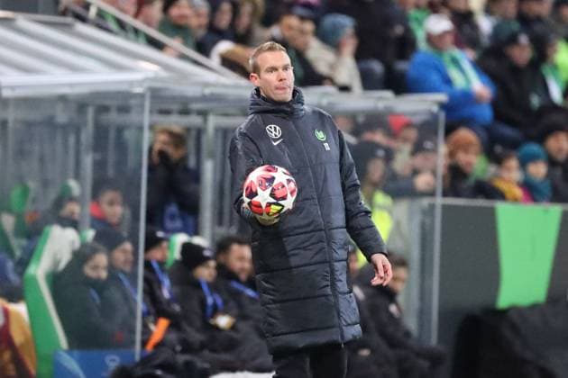 VfL vs Galatasaray SK, CL Women Wolfsburg, 20 11 2024, FOOTBALL VfL Wolfsburg vs Galatasaray SK, Group Round Champions League Women, Season 2024 25 Head Coach Tommy Stroot VfL Wolfsburg Wolfsburg