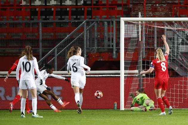 ENSCHEDE - Linda Caicedo of Real Madrid scores the 1-1, FC Twente goalkeeper Olivia Clark during the UEFA Champions League women s match between FC Twente and Real Madrid at Stadion De Grolsch Veste on Nov. 20, 2024 in Enschede, Netherlands. ANP VINCENT JANNINK UEFA Women s Champions League 2024 25 Group Stage MD4 2024 25 xVIxANPxSportx xxANPxIVx 513901735 originalFilename: 513901735.jpg