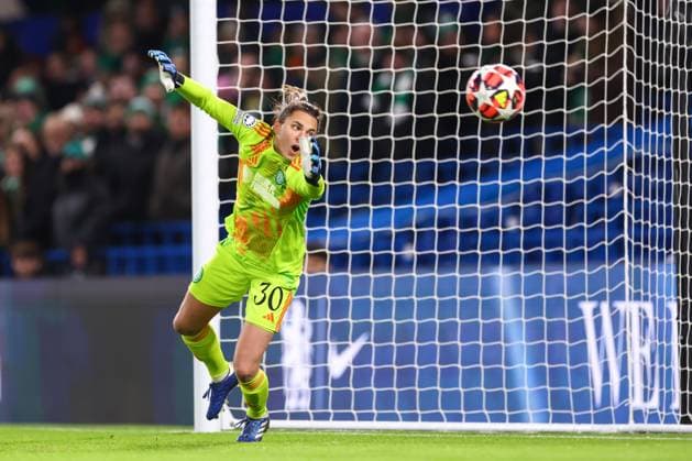 Chelsea gegen Celtic 20. November 2024, London UEFA Womens Champions League Chelsea gegen Celtic Celtic-Torhüterin Kelsey Daugherty kassiert ihr zweites Tor Foto Jacques Feeney Abseits London UK  Copyright: xJacquesxFeeneyx xOffsidexOffside