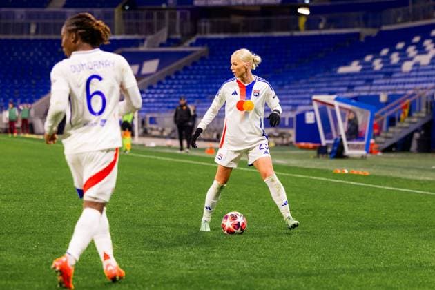 Lyon, France Sofie Svava (23 Olympique Lyonnais) in action during the UEFA Women?s Champions League game between Olympique Lyonnais and AS Roma at Groupama Stadium in Lyon, France. (Pauline FIGUET SPP) Copyright: xPaulinexFIGUETx xSPPx spp-en-PaFiSp-PF_OLASR1791
