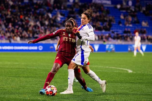 Lyon, France Amel Majri (7 Olympique Lyonnais) in action during the UEFA Women?s Champions League game between Olympique Lyonnais and AS Roma at Groupama Stadium in Lyon, France. (Pauline FIGUET SPP) Copyright: xPaulinexFIGUETx xSPPx spp-en-PaFiSp-PF_OLASR1793