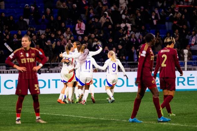 Lyon, France Players of Olympique Lyonnais celebrate after scoring during the UEFA Women?s Champions League game between Olympique Lyonnais and AS Roma at Groupama Stadium in Lyon, France. (Pauline FIGUET SPP) Copyright: xPaulinexFIGUETx xSPPx spp-en-PaFiSp-PF_OLASR1800