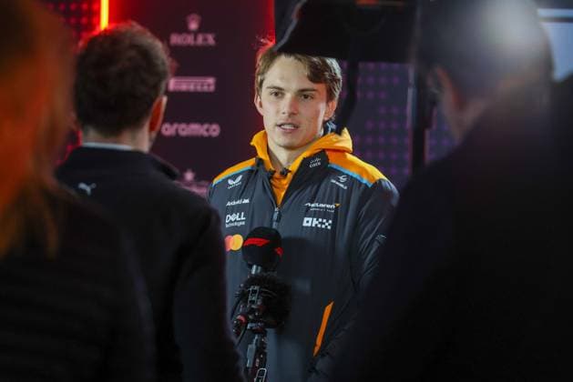 Formula 1 GP Las Vegas USA Thursday, 21 11 2024 Oscar Piastri 81, McLaren Formula 1 Team Formula 1 GP Las Vegas USA Thursday, 21 11 2024 Copyright: xBEAUTIFULxSPORTS Erlhofx