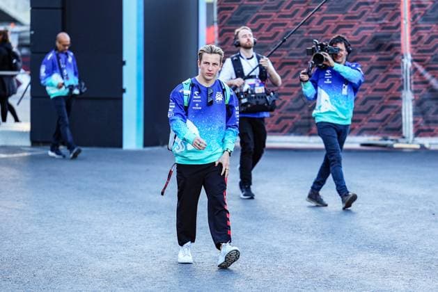 Formula 1 GP Las Vegas USA Thursday, 21 11 2024 Liam Lawson, 30, Visa Cash App RB Formula One Team Formula 1 GP Las Vegas USA Thursday, 21 11 2024 Copyright: xBEAUTIFULxSPORTS Erlhofx