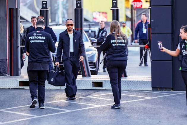 Formula 1 GP Las Vegas USA Thursday, 21 11 2024 Lewis Hamilton 44, Mercedes AMG Petronas F1 Team Formula 1 GP Las Vegas USA Thursday, 21 11 2024 Copyright: xBEAUTIFULxSPORTS Erlhofx