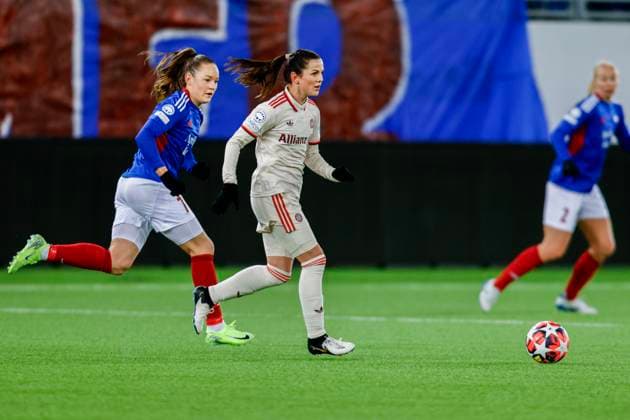 Mesterligaen football women, group C Valerenga Bayern Munich undefined Oslo 20241121 FC Bayern M?nchen s Tuva Hansen during the group stage match in the women s championship between Valerenga and Bayern Munich at the Intility Arena Photo Jonas Been Henriksen NTB Oslo Norway EDITORIAL USE ONLY RESTRICTED USE FOR BETTING COMPANIES  Copyright: xJonasxBeenxHenriksenx xNTBx