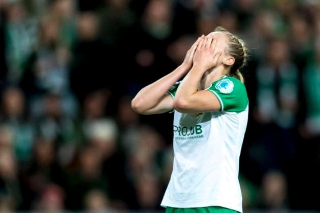 241121 Julie Blakstad of Hammarby looks dejected during the Women s Champions League football match between Hammarby and Manchester City on November 21, 2024 in Stockholm Photo Sara Damne BILDBYRAN kod SD SH0547 fotboll football soccer fotball uefa womens champions league hammarby manchester city dam bbeng depp  Copyright: SARAxDAMNE BB241121SD011
