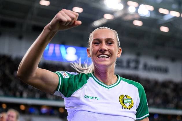 241121 Ellen Wangerheim of Hammarby celebrates after scoring the 1 1 goal during the Women s Champions League football match between Hammarby and Manchester City on November 21, 2024 in Stockholm Photo Simon Hastegard BILDBYRAN kod SH SH0547 fotboll football soccer fotball uefa womens champions league hammarby manchester city dam bbeng bbauto jubel  Copyright: SIMONxHASTEGARD BB241121SH036