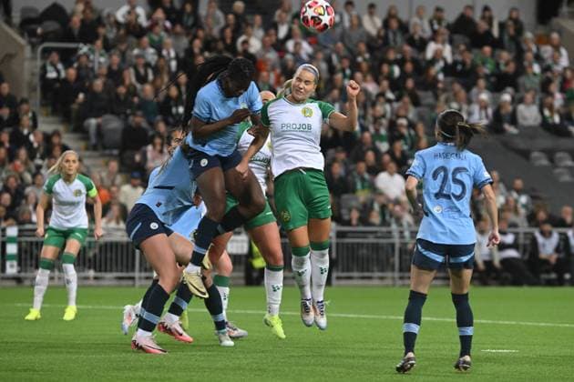 Stockholm Arena, Stockholm, Sweden, November 21st 2024: Eva Nystrom (2 Hammarby) and Khadija Shaw (21 Manchester City) in a header battle during the UEFA Womens Champions League group D game on November 21st 2024 between Hammarby IF and Manchester City at Stockholm Arena in Stockholm, Sweden (Peter Sonander SPP) Copyright: xPeterxSonander SPPx spp-en-PeSo-PSon-20241121-205638_PS_1537