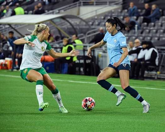 STOCKHOLM, SWEDEN 20241121 Hammarbys Stina Lennartsson against Manchesters Leila Ouahabi during Thursdays womens Champions League Group D football match between Hammarby IF and Manchester City at Tele2 Arena STOCKHOLM SWEDEN x12180x  Copyright: xJakobxAkerstenxBrodÃ n TTx CHAMPIONS LEAGUE HAMMARBY-MANCHESTER CITY