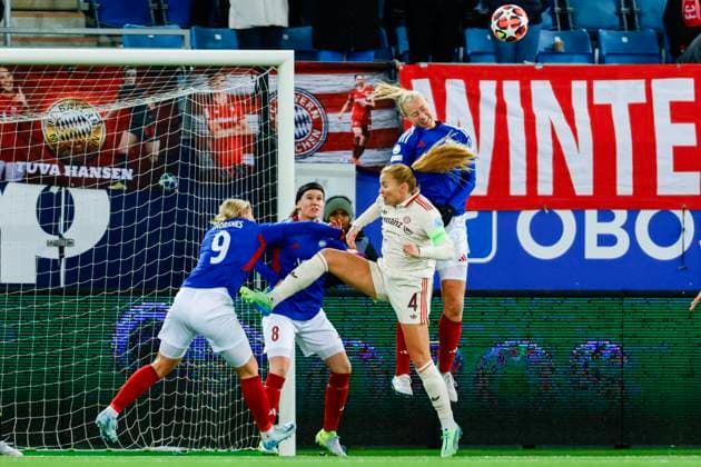 Mesterligaen football women, group C Valerenga Bayern Munich Oslo 20241121 Valerenga s Sara Heard during the group stage match in the women s championship between Valerenga and Bayern Munich at the Intility Arena Photo Jonas Been Henriksen NTB Oslo Norway EDITORIAL USE ONLY RESTRICTED USE FOR BETTING COMPANIES  Copyright: xJonasxBeenxHenriksenx xNTBx