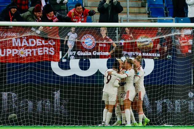 Mesterligaen football women, group C Valerenga Bayern Munich Oslo 20241121 FC Bayern M?nchen s players celebrate after Jovana Damnjanovic s 1 0 goal during the group stage match in the Women s Champions League between Valerenga and Bayern Munich at the Intility Arena Photo Jonas Been Henriksen NTB Oslo Norway EDITORIAL USE ONLY RESTRICTED USE FOR BETTING COMPANIES  Copyright: xJonasxBeenxHenriksenx xNTBx