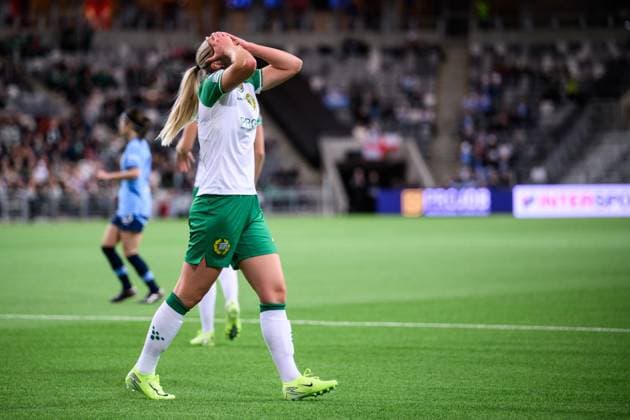 241121 Anna Josendal of Hammarby looks dejected during the Women s Champions League football match between Hammarby and Manchester City on November 21, 2024 in Stockholm Photo Simon Hastegard BILDBYRAN kod SH SH0547 fotboll football soccer fotball uefa womens champions league hammarby manchester city dam bbeng bbauto depp  Copyright: SIMONxHASTEGARD BB241121SH041