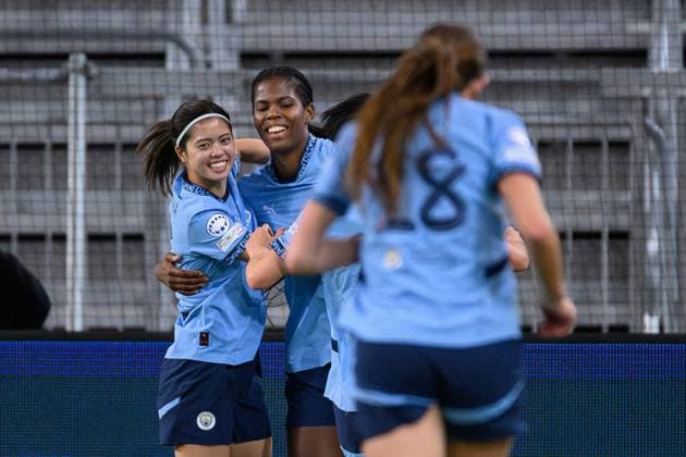 241121 Yui Hasegawa and Khadija Shaw of Manchester City celebrate the 1 2 goal during the Women s Champions League football match between Hammarby and Manchester City on November 21, 2024 in Stockholm Photo Simon Hastegard BILDBYRAN kod SH SH0547 fotboll football soccer fotball uefa womens champions league hammarby manchester city dam bbeng jubel  Copyright: SIMONxHASTEGARD BB241121SH045