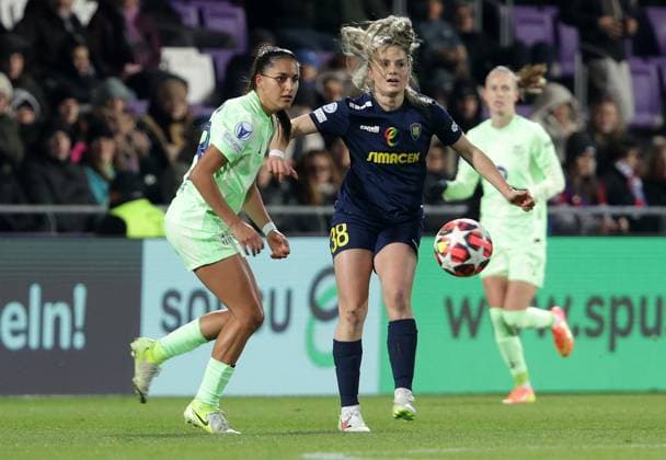WOMEN SOCCER - UEFA CL, St.Poelten vs Barcelona VIENNA,AUSTRIA,21.NOV.24 - WOMEN SOCCER - UEFA Women s Champions League, group stage, SKN Sankt Poelten vs FC Barcelona, Barca Image shows Francisca Nazareth (Barcelona) and Melike Pekel (St.Poelten).  GEPAxpictures xWalterxLuger