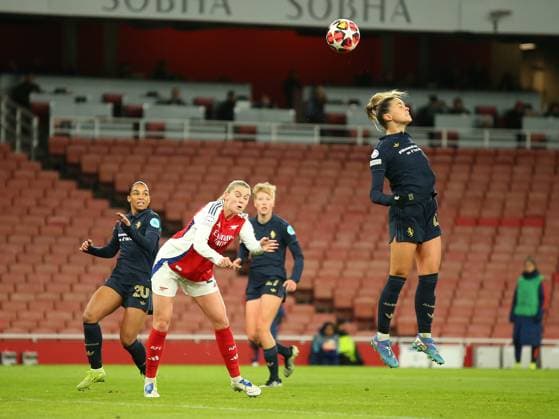 North London, England, November 21 2024: Viola Calligaris (25 Juventus) heads a cross away during the UEFA Womens Champions League game between Arsenal and Juventus at Emirates Stadium in North London, England. (Jay Patel SPP) Copyright: xJayxPatel SPPx spp-en-JaPa-ARSvJUV_20241121_0012