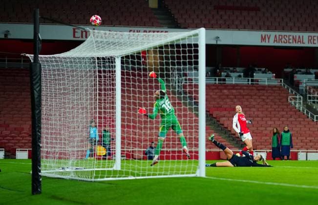 Frida Maanum of Arsenal shoots over Arsenal Women v Juventus Women, UEFA Women s Champions League, Group C, Football, Emirates Stadium, London, UK - 21 Nov 2024 EDITORIAL USE ONLY No use with unauthorised audio, video, data, fixture lists, club league logos or live services. Online in-match use limited to 120 images, no video emulation. No use in betting, games or single club league player publications. Copyright: xJavierxGarcia Shutterstockx 14933179ac