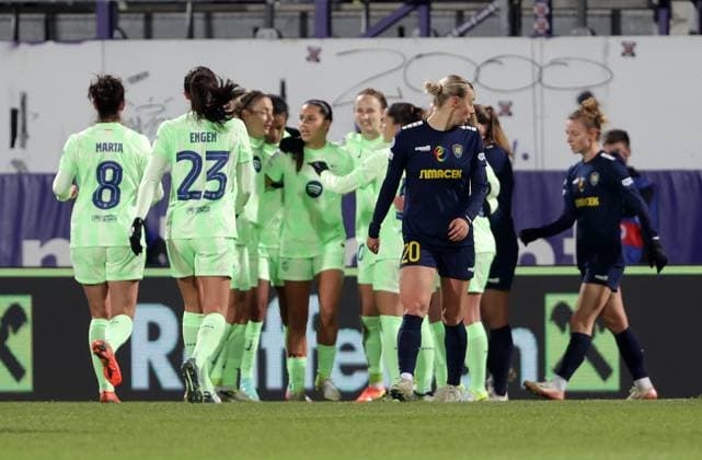 WOMEN SOCCER - UEFA CL, St.Poelten vs Barcelona VIENNA,AUSTRIA,21.NOV.24 - WOMEN SOCCER - UEFA Women s Champions League, group stage, SKN Sankt Poelten vs FC Barcelona, Barca Image shows the rejoicing of Francisca Nazareth (Barcelona) and her team.  GEPAxpictures xWalterxLuger