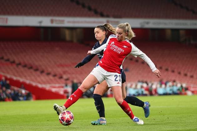 21st November 2024; Arsenal Stadium, London, England; Womens Champions League, Arsenal versus Juventus; Alessia Russo of Arsenal controls the ball under pressure from Viola Calligaris of Juventus.  ActionPlus12717357 KatiexChan