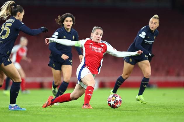 Arsenal gegen Juventus Frauen 21. November 2024, London UEFA Women™s Champions League Fußball Arsenal gegen Juventus Frauen Kim Little von Arsenal Foto Charlotte Wilson Abseits London UK  Copyright: xCharlottexWilsonx xOffsidexOffside