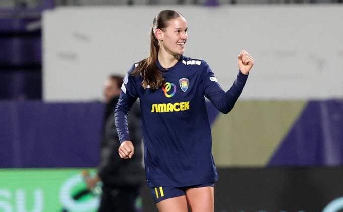 WOMEN SOCCER - UEFA CL, St.Poelten vs Barcelona VIENNA,AUSTRIA,21.NOV.24 - WOMEN SOCCER - UEFA Women s Champions League, group stage, SKN Sankt Poelten vs FC Barcelona, Barca Image shows the rejoicing of Valentina Maedl (St.Poelten).  GEPAxpictures xWalterxLuger