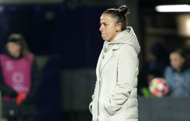WOMEN SOCCER - UEFA CL, St.Poelten vs Barcelona VIENNA,AUSTRIA,21.NOV.24 - WOMEN SOCCER - UEFA Women s Champions League, group stage, SKN Sankt Poelten vs FC Barcelona, Barca Image shows head coach Celia Liese Brancao Ribeiro (St.Poelten).  GEPAxpictures xWalterxLuger