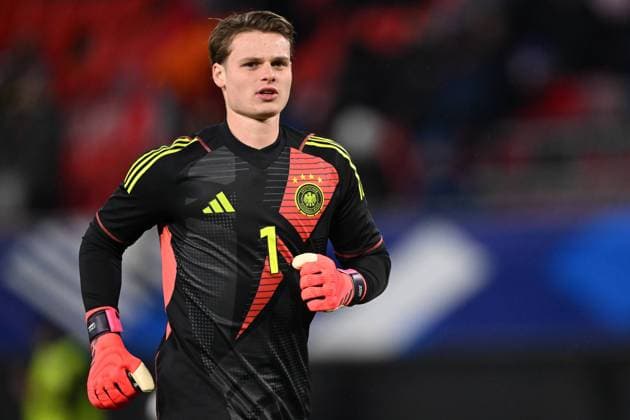 VALENCIENNES - Germany U21, U 21 goalkeeper Jonas Urbig during the friendly Interland match between France U21 and Germany U21 at Stade du Hainaut on Nov. 19, 2024 in Valenciennes, France. ANP Hollandse Hoogte International Friendly, Länderspiel, Nationalmannschaft 2024 25 xVIxANPxSportx xGerritxvanxKeulenxIVx 513968577 originalFilename: 513968577.jpg