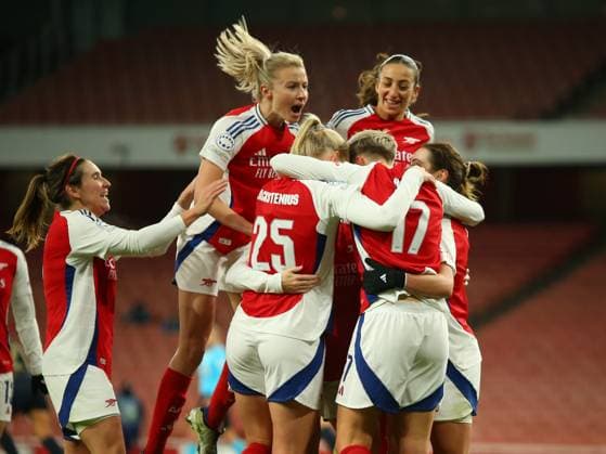 North London, England, November 21 2024: Players of Arsenal celebrate a goal scored by Lina Hurtig (17 Arsenal) during the UEFA Womens Champions League game between Arsenal and Juventus at Emirates Stadium in North London, England. (Jay Patel SPP) Copyright: xJayxPatel SPPx spp-en-JaPa-ARSvJUV_20241121_0038