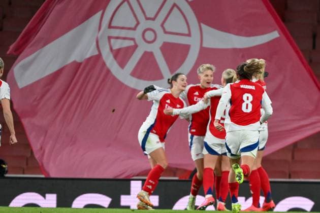 Arsenal Women FC v Juventus FC UEFA Women s Champions League 21 11 2024. Group C **GOAL** Arsenal Women forward Lina Hurtig (17) GOAL scores 1-0 and celebrates during the UEFA Women s Champions League Group C match 4 of 6 between Arsenal Women FC and Juventus FC at the Emirates Stadium, London, England on 21 November 2024. London Emirates Stadium Greater London England Editorial use only , Copyright: xSimonxTraylenx PSI-20850-0042