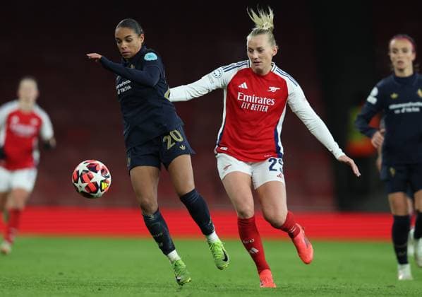 London, England, 21st November 2024. Estelle Cascarino of Juventus and Stina Blackstenius of Arsenal challenge for the ball during the UEFA Womens Champions League match at the Emirates Stadium, London. Picture credit should read: Paul Terry Sportimage EDITORIAL USE ONLY. No use with unauthorised audio, video, data, fixture lists, club league logos or live services. Online in-match use limited to 120 images, no video emulation. No use in betting, games or single club league player publications. SPI-3462-0031