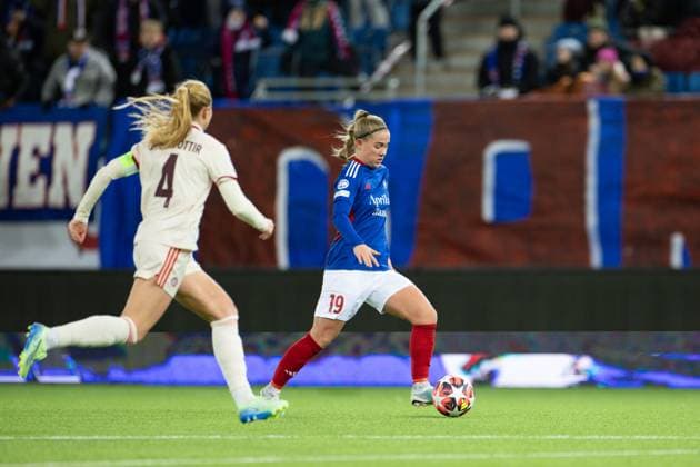 Oslo, Norway, November 21th 2024: Saedis Run Heidarsdottir (19 Valerenga) controls the ball during the UEFA Womens Champions League football match between Valerenga and Bayern Munich at Intility Arena in Oslo, Norway. (Ane Frosaker SPP) Copyright: xAnexFrosakerx xSPPx spp-en-AnFrSp-_F_28201