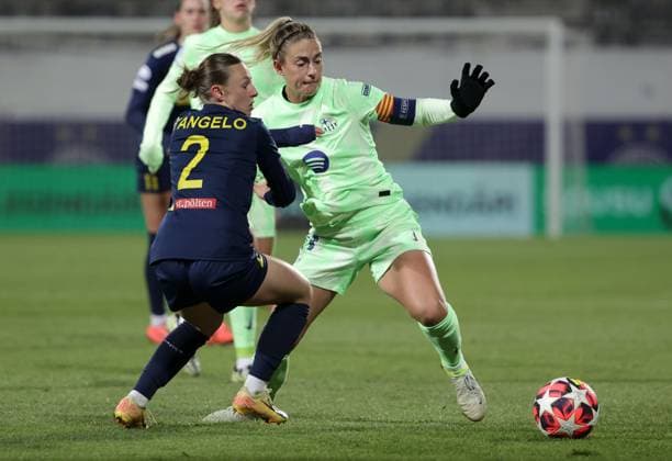 WOMEN SOCCER - UEFA CL, St.Poelten vs Barcelona VIENNA,AUSTRIA,21.NOV.24 - WOMEN SOCCER - UEFA Women s Champions League, group stage, SKN Sankt Poelten vs FC Barcelona, Barca Image shows Chiara Dangelo (St.Poelten) and Alexia Putellas (Barcelona).  GEPAxpictures xWalterxLuger