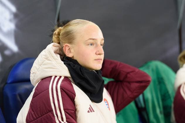 Luzie Zähringer (FC Bayern Munich) sitting on the bench before the UEFA Womens Champions League group stage match between Valerenga and FC Bayern Munich at Intility Arena in Oslo, Norway. (Sven Beyrich SPP) Copyright: xSvenxBeyrich SPPx spp-en-SvBe-20241121-D4S_2599