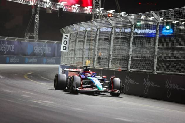 F1 Las Vegas Grand Prix - Free Practice 2 Liam Lawson drives in Free Practice 2 during the Formula 1 Heineken Silver Las Vegas Grand Prix in Las Vegas, Nevada, on November 21, 2024. Las Vegas, Nevada Nevada United States  Copyright: xReginaldxMathalonex originalFilename:mathalone-notitle241122_npbqQ.jpg