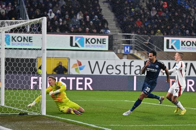 Paderborn, Home Deluxe Arena, 22 11 24, GER, Herren, 2 Bundesliga, Saison 2024 2025, SC Paderborn 07 1 FC Nuernberg Bild Adriano GRIMALDI Paderborn macht das Tor zum 1 0 Only for editorial use DFL regulations prohibit any use of photographs as image sequences and or quasi video NRW Germany