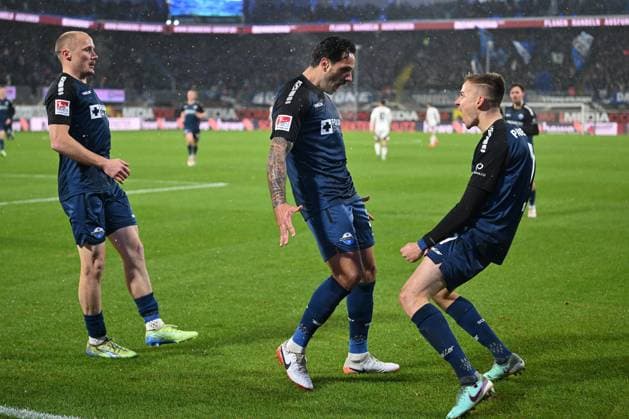 Paderborn, Home Deluxe Arena, 22 11 24, GER, Herren, 2 Bundesliga, Saison 2024 2025, SC Paderborn 07 1 FC Nuernberg Bild Adriano GRIMALDI Paderborn jubilates after his goal for 1 0 Only for editorial use DFL regulations prohibit any use of photographs as image sequences and or quasi video NRW Germany