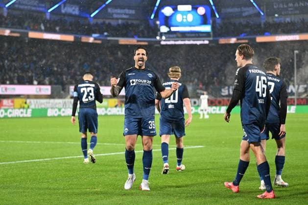 Paderborn, Home Deluxe Arena, 22 11 24, GER, Herren, 2 Bundesliga, Saison 2024 2025, SC Paderborn 07 1 FC Nuernberg Bild Adriano GRIMALDI Paderborn jubilates after his goal for 1 0 Only for editorial use DFL regulations prohibit any use of photographs as image sequences and or quasi video NRW Germany