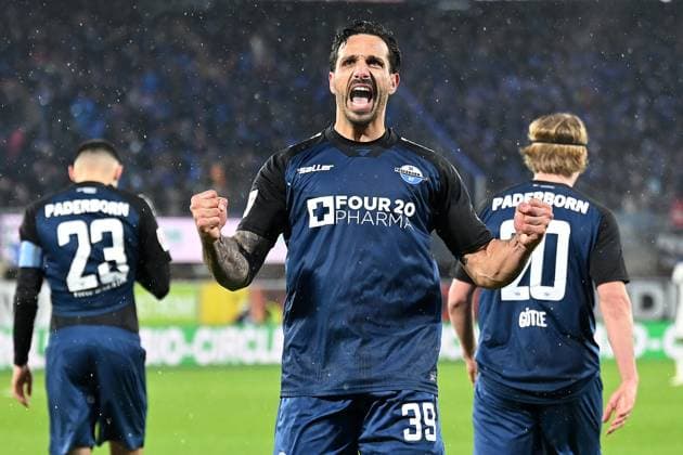 Paderborn, Home Deluxe Arena, 22 11 24, GER, Herren, 2 Bundesliga, Saison 2024 2025, SC Paderborn 07 1 FC Nuernberg Bild Adriano GRIMALDI Paderborn jubilates after his goal for 1 0 Only for editorial use DFL regulations prohibit any use of photographs as image sequences and or quasi video NRW Germany